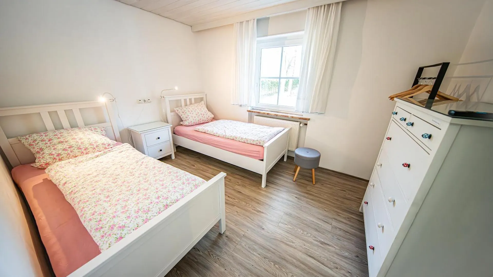 Schoene Ferienwohnung Vor Den Toren Pullman Citys Aicha vorm Wald Lejlighed